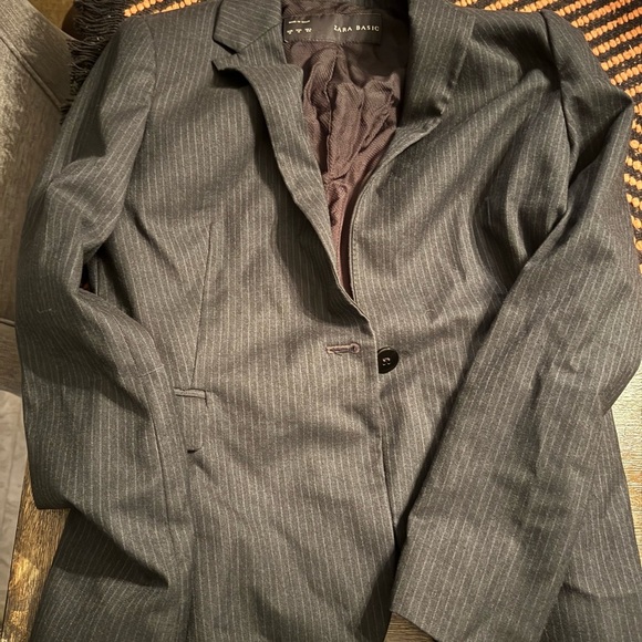 Zara classic pinstripes blazer size medium gray and blue like new condition - Picture 2 of 5